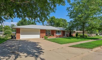 416 N 11th Street Pl, Adel, IA 50003
