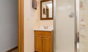953 Robin Cir, Altoona, IA 50009