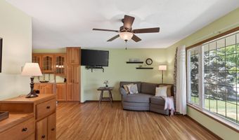 1094 Lowell Dr, Apple Valley, MN 55124