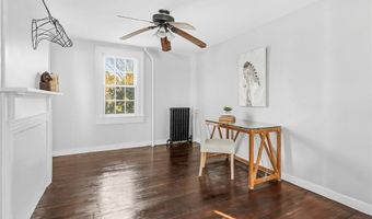 1382 Hope St, Bristol, RI 02809