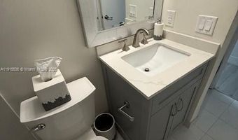20515 E Country Club Dr 147, Aventura, FL 33180