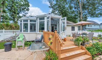 8 Laurel Ln, Bayville, NJ 08721