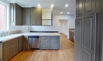 120 S 12th St, Airville, PA 15203