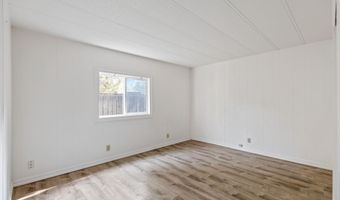 1523 SE Bronzewood Ave, Bend, OR 97702