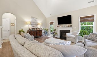 4060 Irwin Dr, Aberdeen, NC 28315