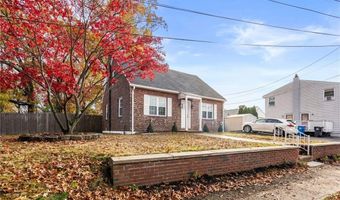 11 Hornbine St, Cranston, RI 02919