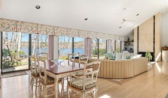 125 Woodruff Ave, Narragansett, RI 02882