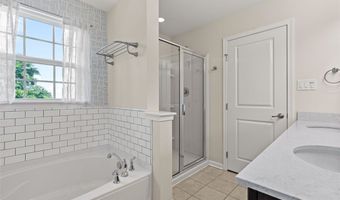 1004 Pointe View Dr, Adams Twp., PA 16046