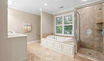 32 Bobby Jones Dr 32, Andover, MA 01810