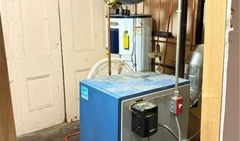 25 Pensaukee Ave, North Providence, RI 02911