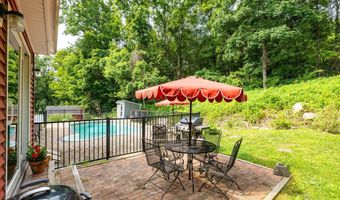 26 Skyview Ter, Bristol, CT 06010