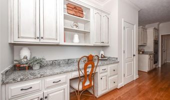 2447 OAKWOODS Ln, Alexander City, AL 35010
