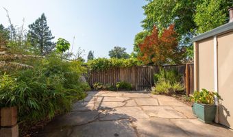 5015 Charmian Dr, Santa Rosa, CA 95409