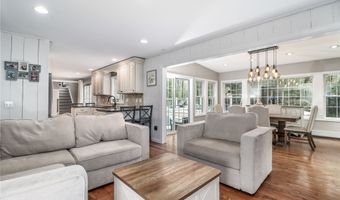 20 Puritan Valley Rd, Brookfield, CT 06804