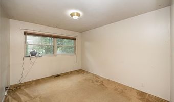425 Kenilworth Ln, Ballwin, MO 63011