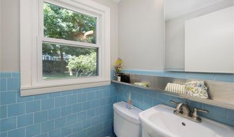34 Terrace Dr, East Greenwich, RI 02818