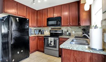 515 Fletcher Ln, Beech Grove, IN 46107