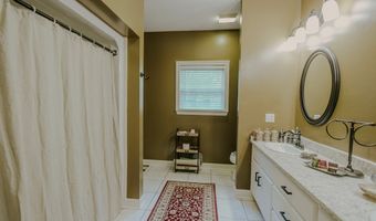 100 Redwood Dr, Bainbridge, GA 39819