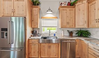 5004 Oak St, Bay St. Louis, MS 39520