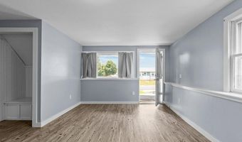132 Maple Ave, Middletown, RI 02842