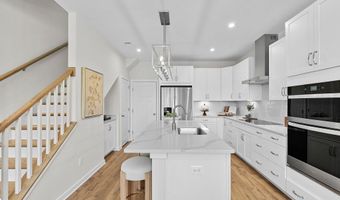 6 SEPIA Sq Mo, Ashburn, VA 20147