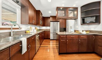 1820 Crestview Dr, Ashland, OR 97520
