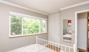 406 Manor Dr, Ann Arbor, MI 48105