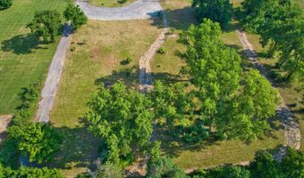 941 E Maumee St, Angola, IN 46703
