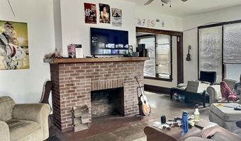 14 S High St, Athens, OH 45701