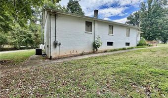 196 Emmanuel Church Rd, Asheboro, NC 27205
