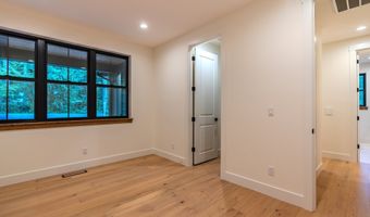 21054 E Country Club Rd, Brightwood, OR 97011