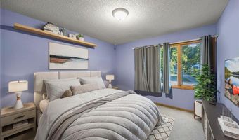 101 Hidden Meadow Ct, Apple Valley, MN 55124