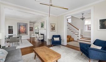 26 Narragansett Ave, Newport, RI 02840