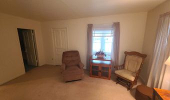 814 Sinclair St, Bottineau, ND 58318