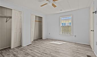 92 Bayview Pkwy, Middletown, RI 02842