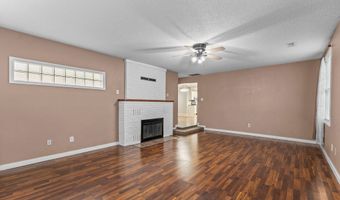 430 W College St, Aurora, MO 65605