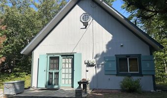 6313 Five Mile Point Rd, Allouez, MI 49805