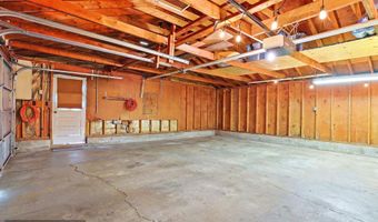 63 Lake Shore Dr, Barnstead, NH 03225