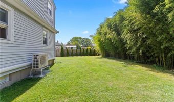 10 Philips Ave, Middletown, RI 02842
