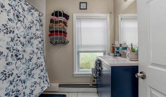 40 Falmouth St, Attleboro, MA 02703