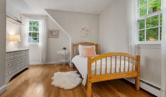 28 Lincoln Dr, Acton, MA 01720