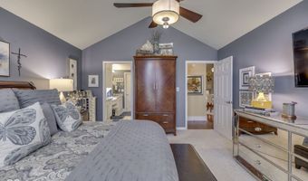 7386 Lake Lakota Pl, Indianapolis, IN 46217