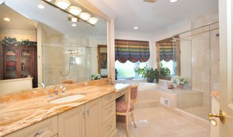 2 Schuyler Ln 2, Bloomfield, CT 06002