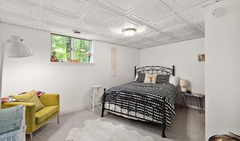 3427 E Dobson Pl, Ann Arbor, MI 48105