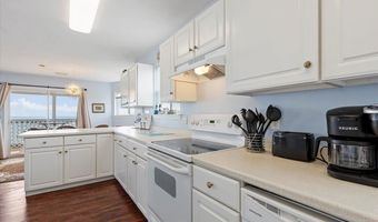6 Kingfish St, Alligator Point, FL 32346