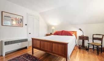 89 Parkview Ave, Bangor, ME 04401