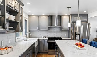 60 Fennec Ln, Amherst, NY 14051