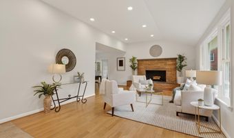 5701 RADNOR Ct, Bethesda, MD 20817