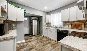 994 Moeller Ave, Akron, OH 44307