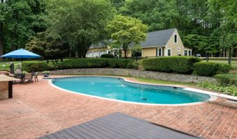 10813 LOCKLAND Rd, Potomac, MD 20854